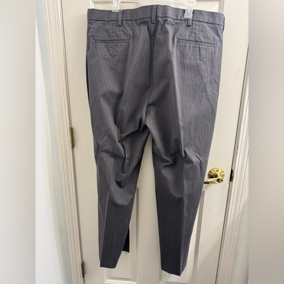 Men's Gray Dress Pants - Picture 4 of 8